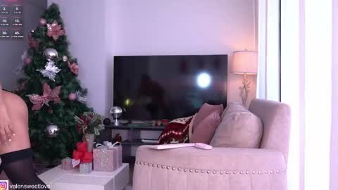 Snapshot of valensweetlove chatting on 12.19.24 Valen online show from 12.19.24
