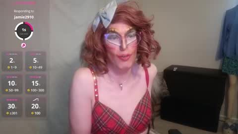 Snapshot of valentia_vickers chatting on 01.05.25 Valentia online show from 01.05.25