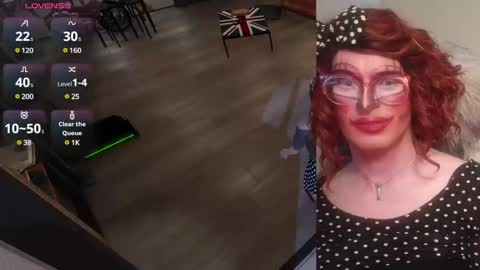 Snapshot of valentia_vickers chatting on 01.11.25 Valentia online show from 01.11.25