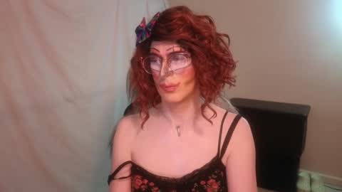 Snapshot of valentia_vickers chatting on 02.15.25 Valentia online show from 02.15.25