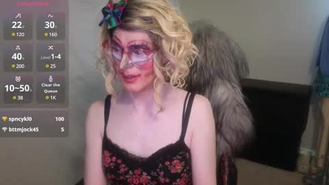 Snapshot of valentia_vickers chatting on 02.16.25 Valentia online show from 02.16.25