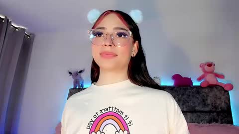 Snapshot of valentina_alba chatting on 01.05.25 Valentina online show from 01.05.25