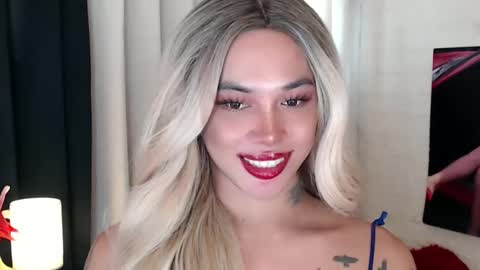 Snapshot of valentina_goddess_tsxxx chatting on 03.03.25 Amanda online show from 03.03.25