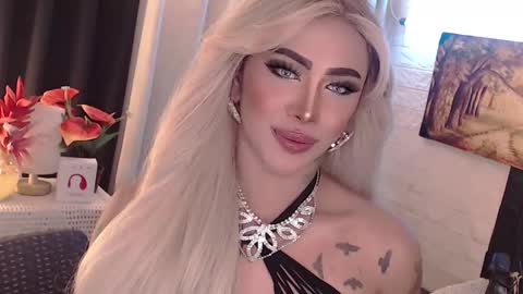 Snapshot of valentina_goddess_tsxxx chatting on 09.28.25 Amanda online show from 09.28.25