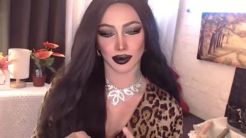 Snapshot of valentina_goddess_tsxxx chatting on 10.19.25 Amanda online show from 10.19.25