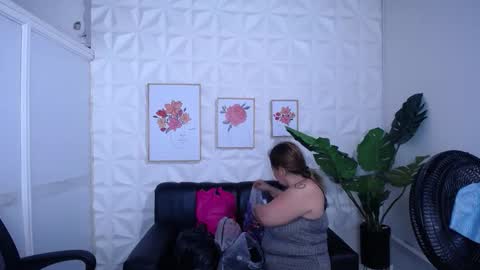 Valentina  online show from 11.26.25