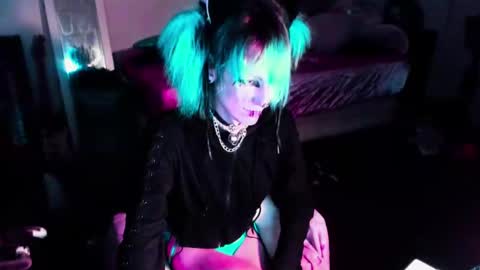 Snapshot of valentinas_dream chatting on 09.20.25 Tina Bates online show from 09.20.25