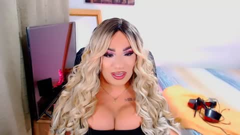 Snapshot of valentinaxqueen chatting on 12.13.24 online show from 12.13.24