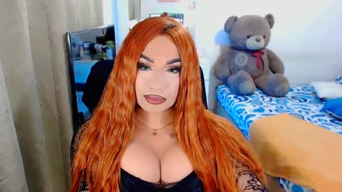 Snapshot of valentinaxqueen chatting on 02.05.25 online show from 02.05.25