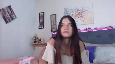 V A L E N T I N I online show from 10.22.25