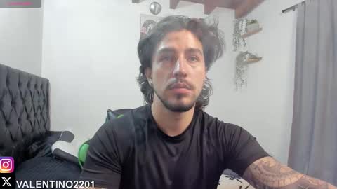 Snapshot of valentino2201 chatting on 10.17.25 valentino online show from 10.17.25