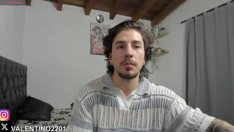 Snapshot of valentino2201 chatting on 10.20.25 valentino online show from 10.20.25