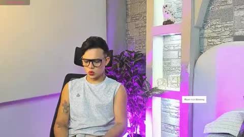 Snapshot of valentino_moretti chatting on 12.02.25 valentino_moretti online show from 12.02.25