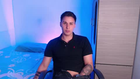 Snapshot of valentinosex_1 chatting on 09.30.25 VALENTINO online show from 09.30.25