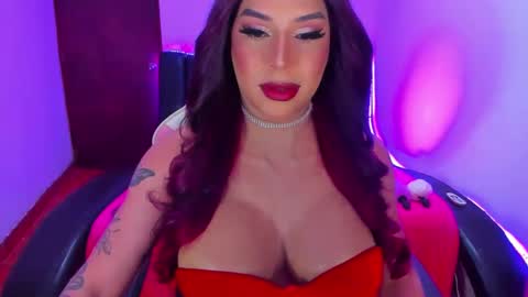 Snapshot of valeri_hilton chatting on 09.19.25 valeri_hilton online show from 09.19.25
