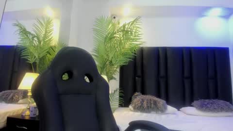 valeri_tafur online show from 10.24.25