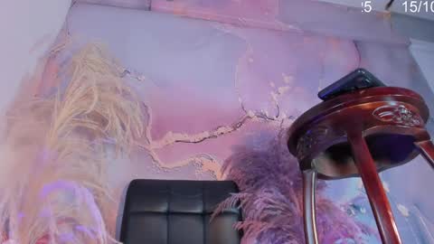 Snapshot of valeriaqueents chatting on 10.15.25 online show from 10.15.25