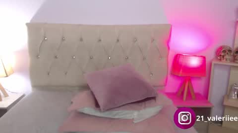 Snapshot of valerie_21 chatting on 01.04.25 Valeriee online show from 01.04.25