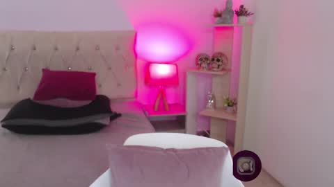 Snapshot of valerie_21 chatting on 01.28.25 Valeriee online show from 01.28.25