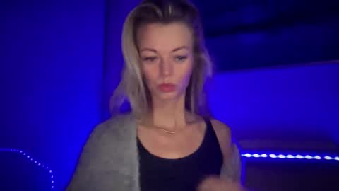 Valerie  online show from 09.17.25