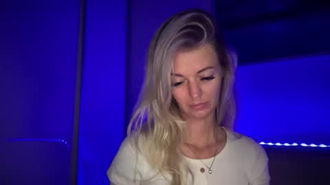 Valerie  online show from 09.19.25