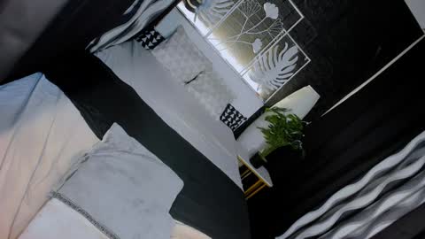 Snapshot of valerieriches chatting on 01.26.25 Valerie online show from 01.26.25