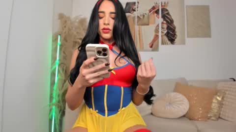 Snapshot of valerietnt chatting on 10.15.25 valerie online show from 10.15.25