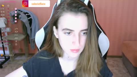 Snapshot of valeritiio chatting on 12.25.24 valeritiio online show from 12.25.24