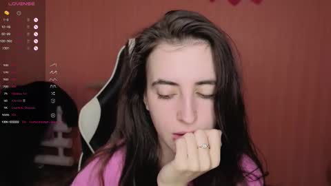 Snapshot of valeritiio chatting on 10.13.25 valeritiio online show from 10.13.25