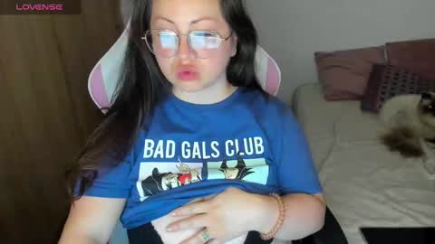 Snapshot of valeryvass_07 chatting on 12.12.24 My name is Valery... Nice to meet you thumb up me please its important online show from 12.12.24