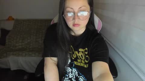 Snapshot of valeryvass_07 chatting on 11.03.25 My name is Valery... Nice to meet you thumb up me please its important online show from 11.03.25