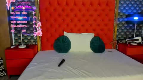 Snapshot of valleriejonnes chatting on 02.26.25 Valerie Val V online show from 02.26.25