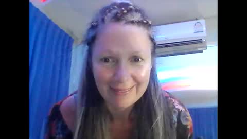 Snapshot of valleriwind chatting on 01.19.25 ValleriWind online show from 01.19.25