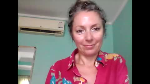 Snapshot of valleriwind chatting on 02.03.25 ValleriWind online show from 02.03.25