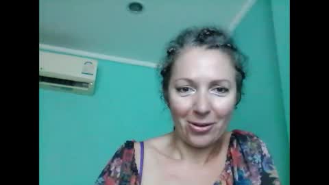 Snapshot of valleriwind chatting on 02.04.25 ValleriWind online show from 02.04.25