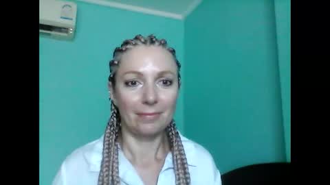 Snapshot of valleriwind chatting on 02.07.25 ValleriWind online show from 02.07.25