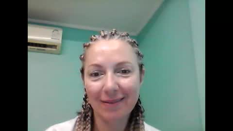 Snapshot of valleriwind chatting on 02.12.25 ValleriWind online show from 02.12.25