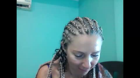 Snapshot of valleriwind chatting on 02.14.25 ValleriWind online show from 02.14.25