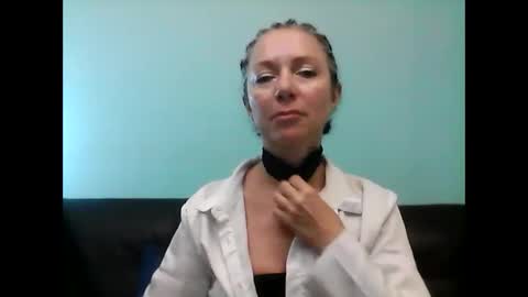 Snapshot of valleriwind chatting on 02.16.25 ValleriWind online show from 02.16.25