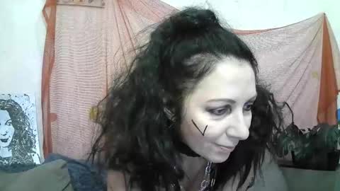 Snapshot of valleriwind chatting on 11.04.25 ValleriWind online show from 11.04.25