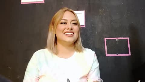 Snapshot of vallery_doll chatting on 02.02.25 Valerie online show from 02.02.25