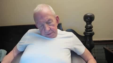 Snapshot of valleylaker chatting on 12.15.24 valleylaker online show from 12.15.24