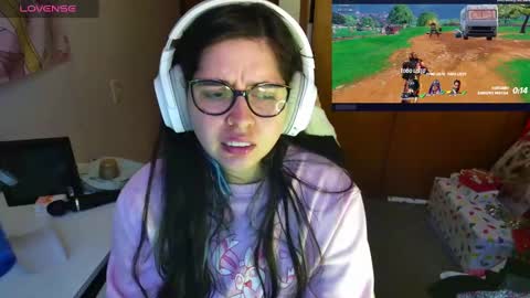 Im Violet online show from 12.15.24