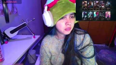 Im Violet online show from 01.25.25