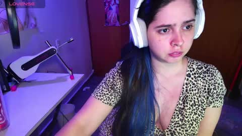 Im Violet online show from 01.26.25