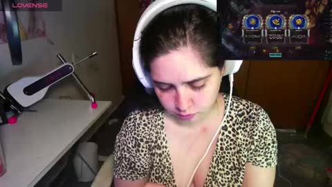 Im Violet online show from 01.27.25