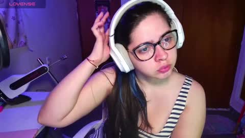 Im Violet online show from 02.05.25