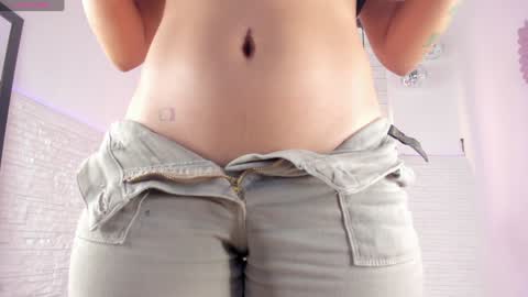 Snapshot of valloletsamar chatting on 12.28.24 Vallolet Peach  online show from 12.28.24