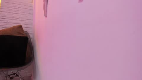 Snapshot of valloletsamar chatting on 01.19.25 Vallolet Peach  online show from 01.19.25