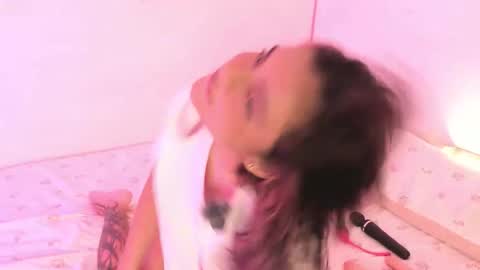 Snapshot of valy_shyness chatting on 10.10.25 valy_shyness online show from 10.10.25